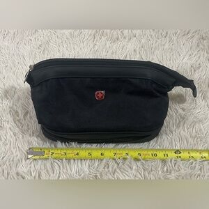 SWISSGEAR Deluxe Framed Toiletry Kit Travel‎ Bag Black